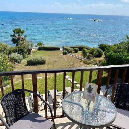 Amazing Front Line Villa In Coral Bay Peyia Exterior photo