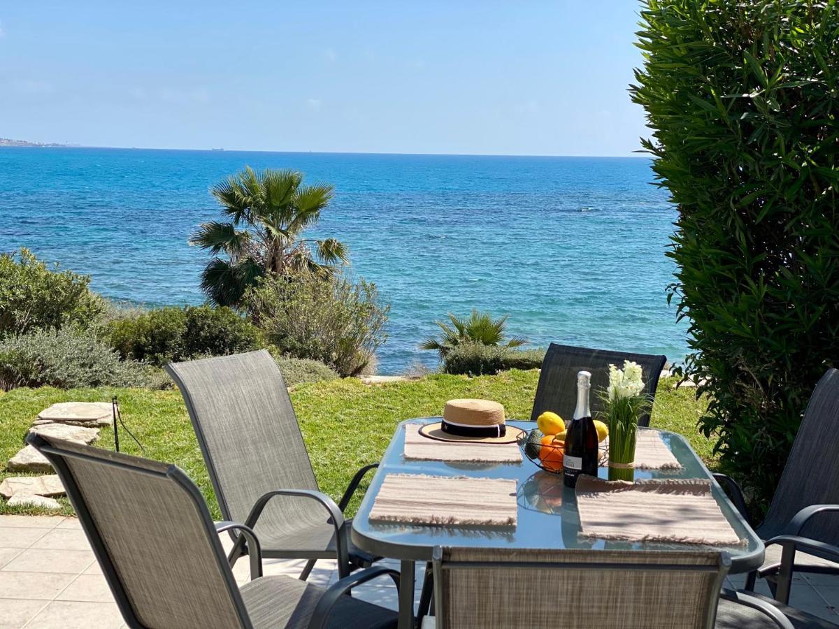 Amazing Front Line Villa In Coral Bay Peyia Exterior photo